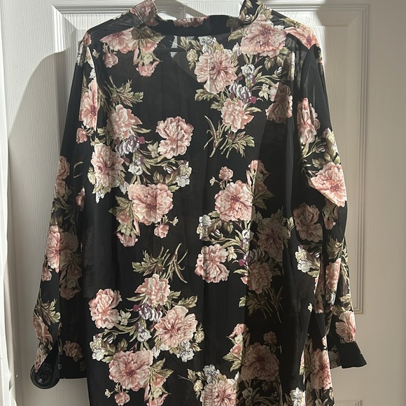 Shein mulvari plus mock neck floral high low blouse 1X - Picture 4 of 4